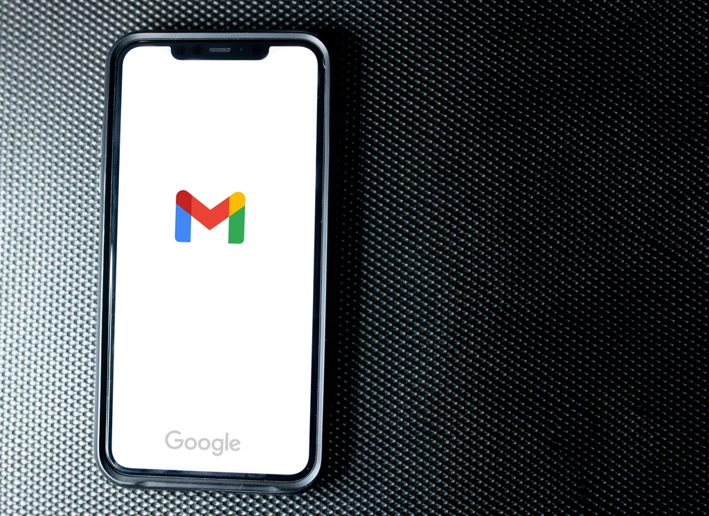 Cellphone with the gmail icon