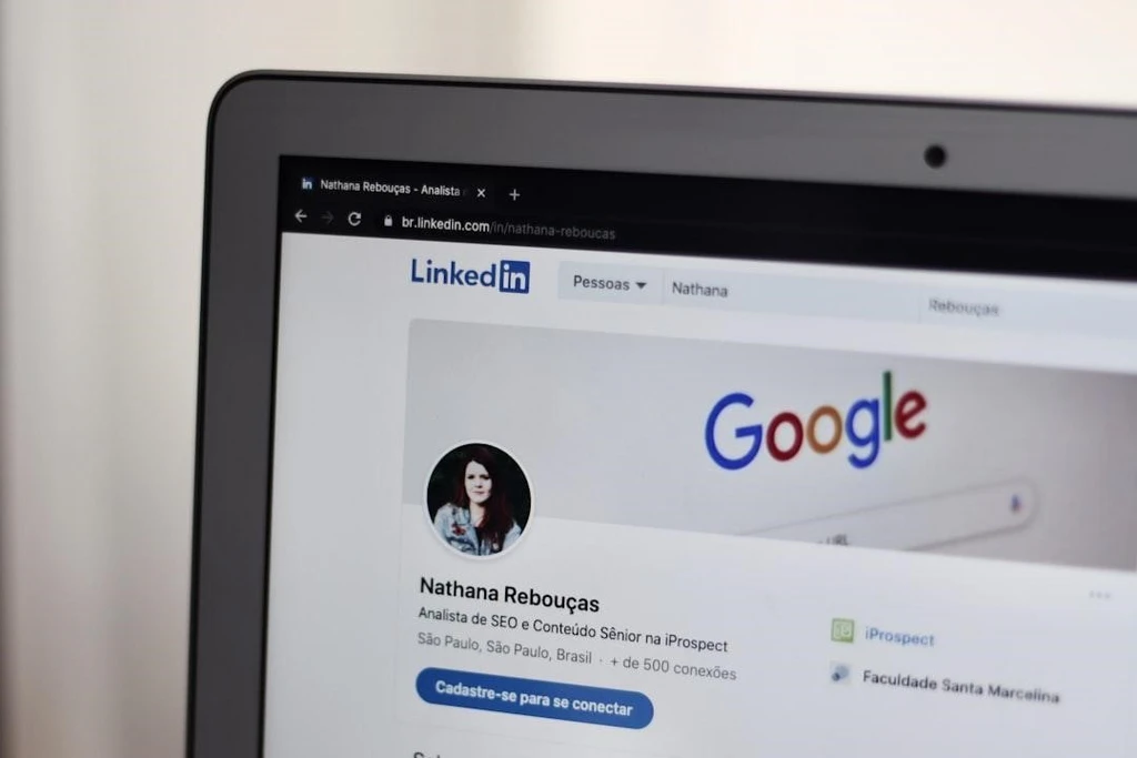 LinkedIn profile that shows the tips to get more LinkedIn connections